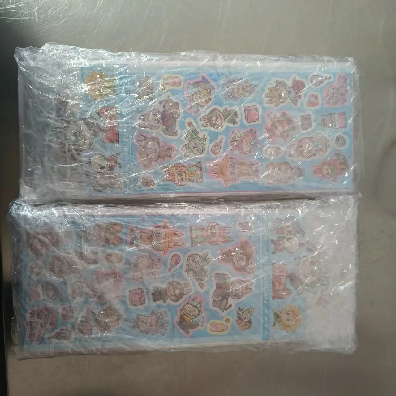 कंपनी ने पिछले सप्ताह नए डाई-कट किड्स स्टिकर्स भेजे