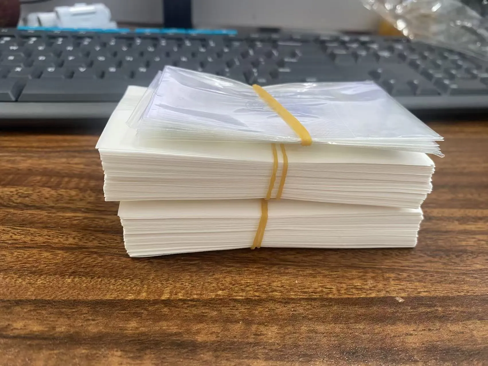 जोजो पीएसी होलोग्राम क्रेडिट कार्ड स्टिकर पाकिस्तान भेजा गया