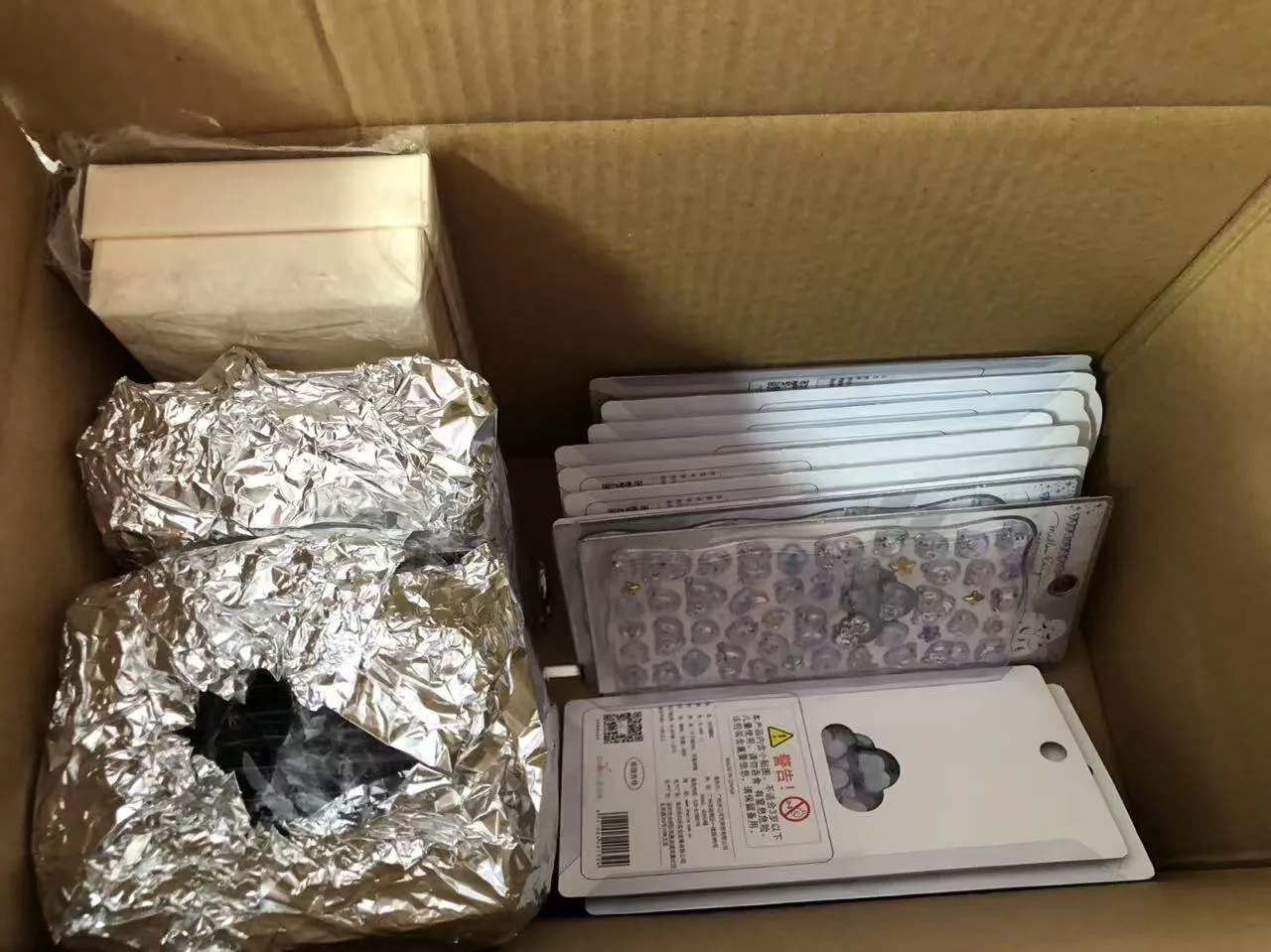 जोजो पैक के 3डी उभरे एपॉक्सी स्टिकर