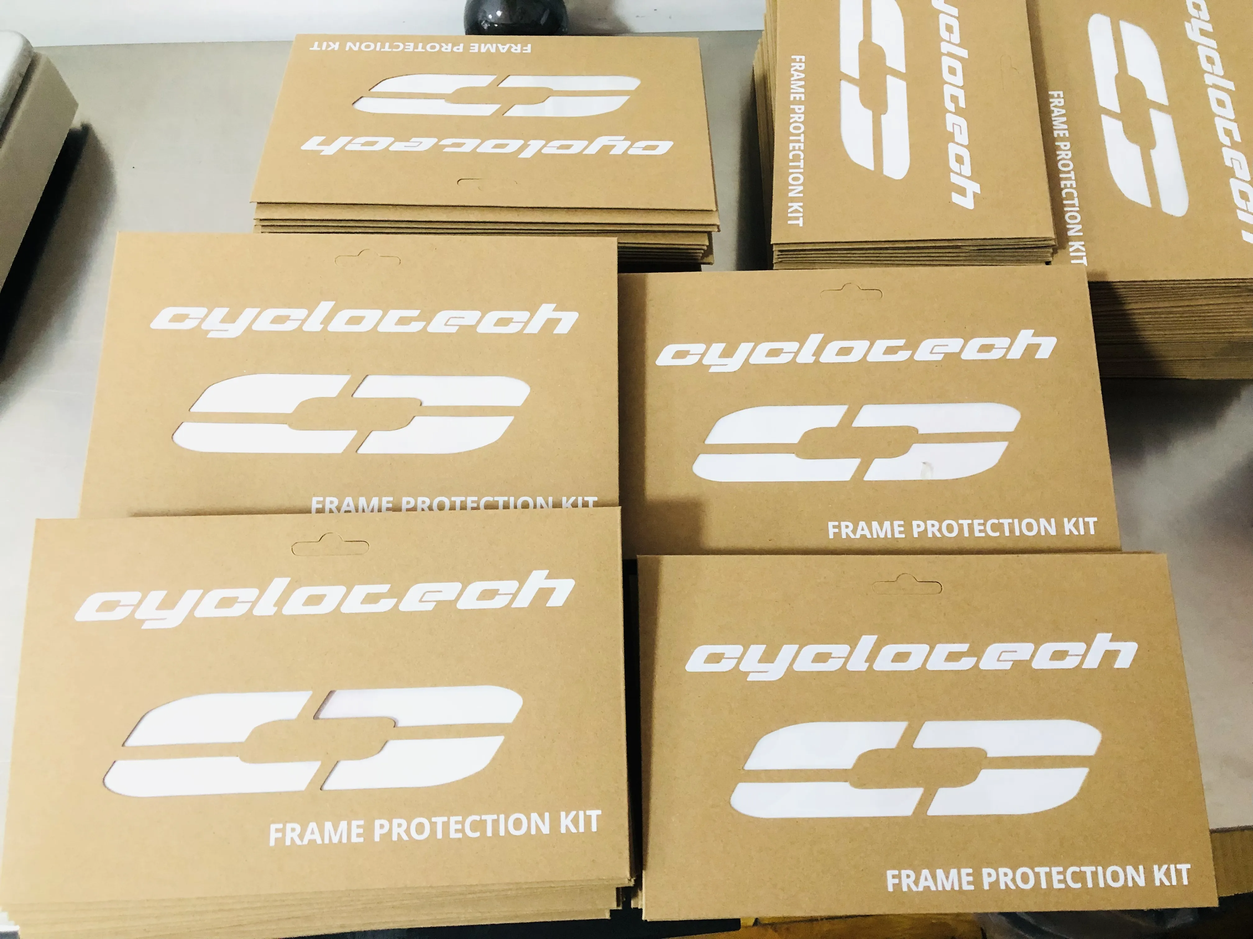 बाइक फ़्रेम स्टिकर अब नीदरलैंड में भेजे जा रहे हैं