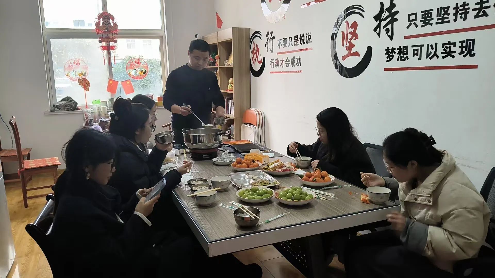 जोजो पैक ने तांगयुआन के साथ लालटेन महोत्सव मनाया